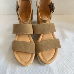 Oasis Society Tan Espadrille Wedge Sandals Size 7